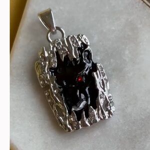 Chic Silver and Black panther Pendant Necklace